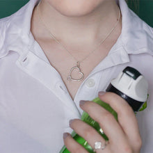 Lade das Bild in den Galerie-Viewer, Ruderohrring - Bardenklinge | Strokeside-Designs