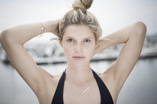 Kép betöltése a galériamegjelenítőbe: Evezős karperec - hajlított bárd lapát | Strokeside Designs