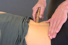 Kép betöltése a galériamegjelenítőbe: Masszázs pálca - kőrisfa | rollholz