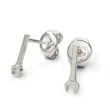 Lade das Bild in den Galerie-Viewer, Evezős fülbevaló - tízes kulcs | Strokeside Designs